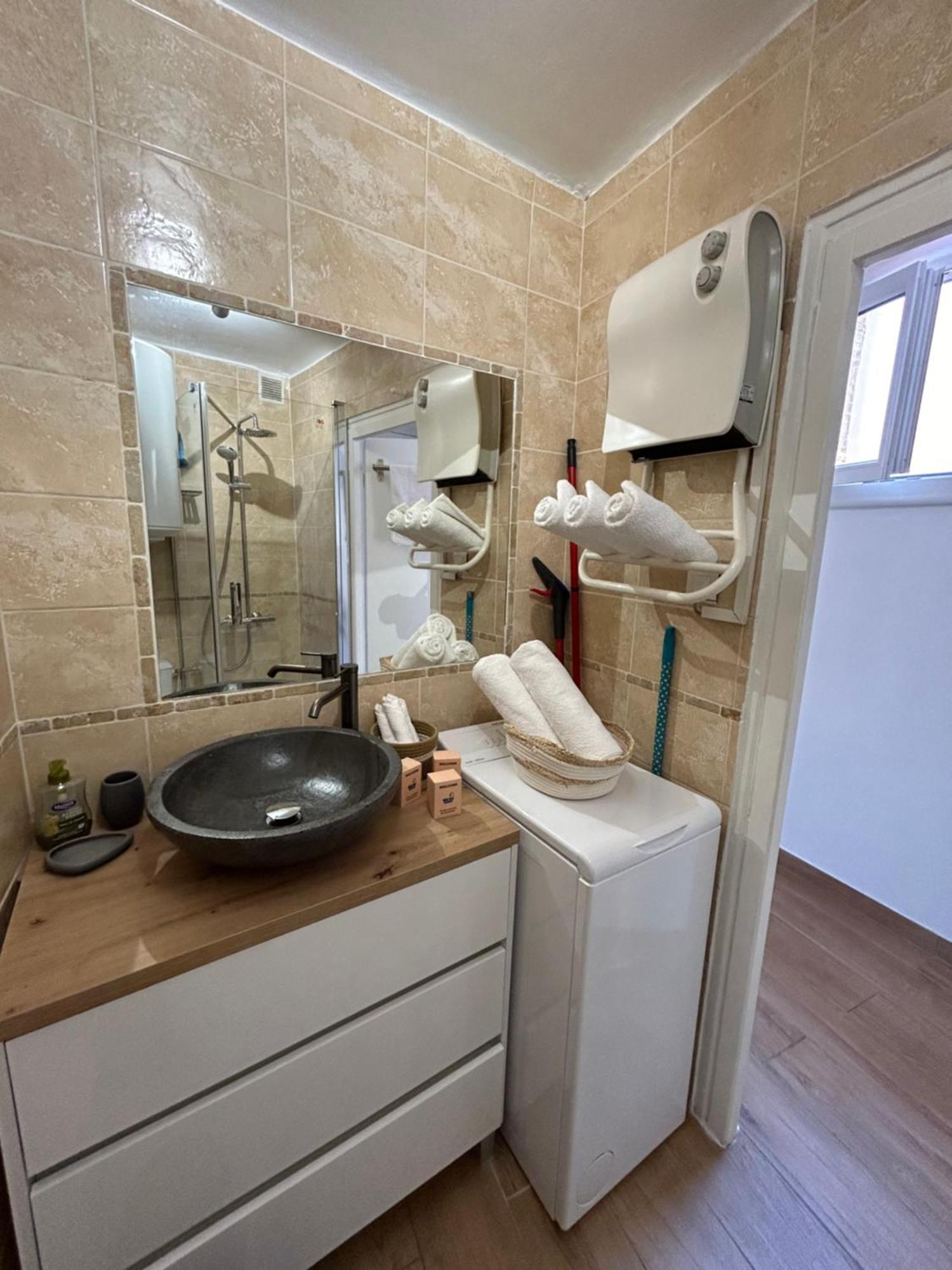 Duplex Climatise Proche Port Toulon Appartement Buitenkant foto