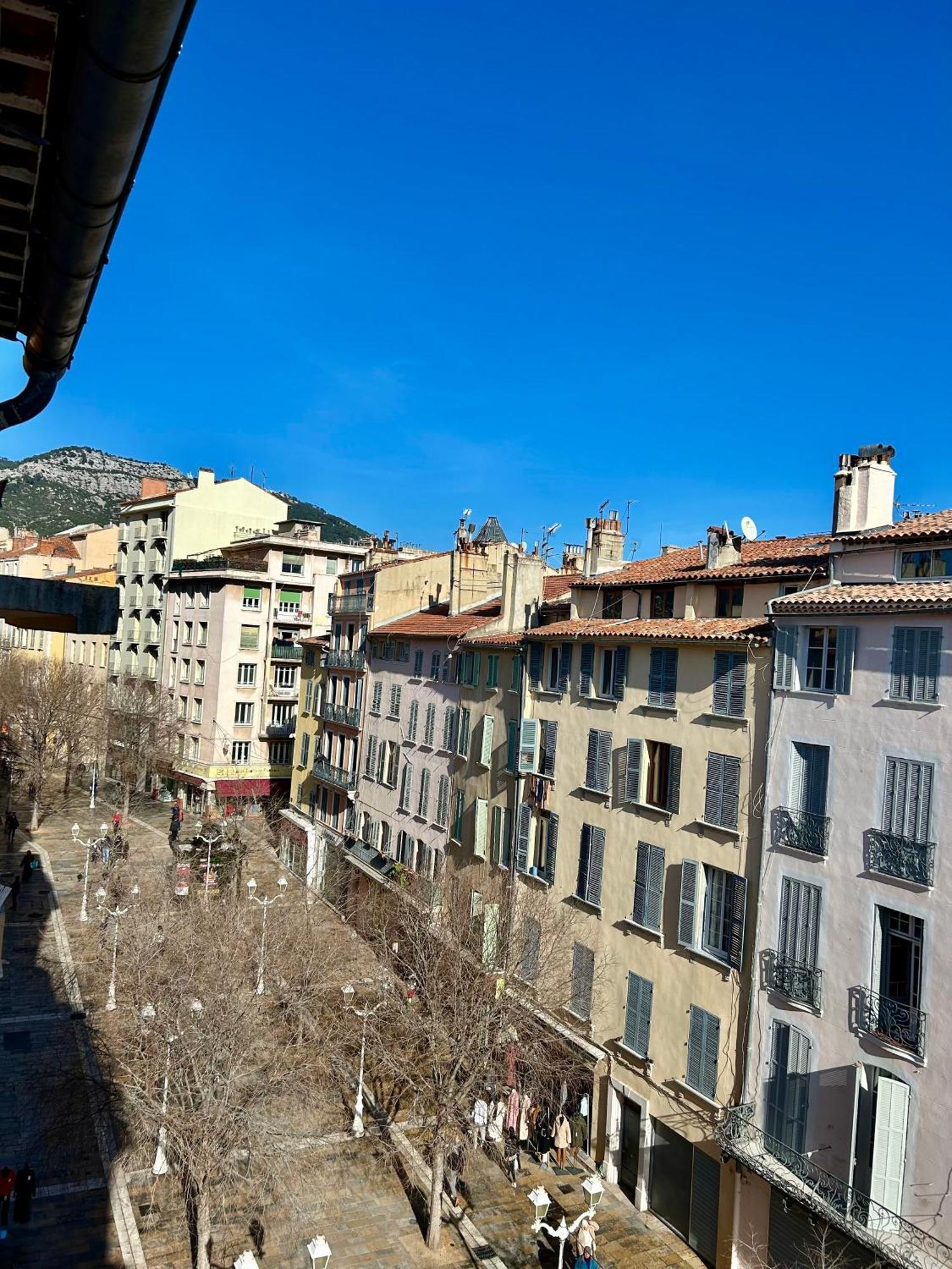 Duplex Climatise Proche Port Toulon Appartement Buitenkant foto